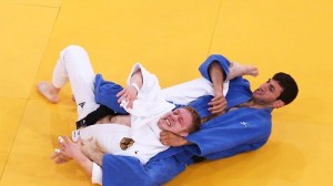 BOW AND ARROW OR OKURI-ERI-JIME CHOKE